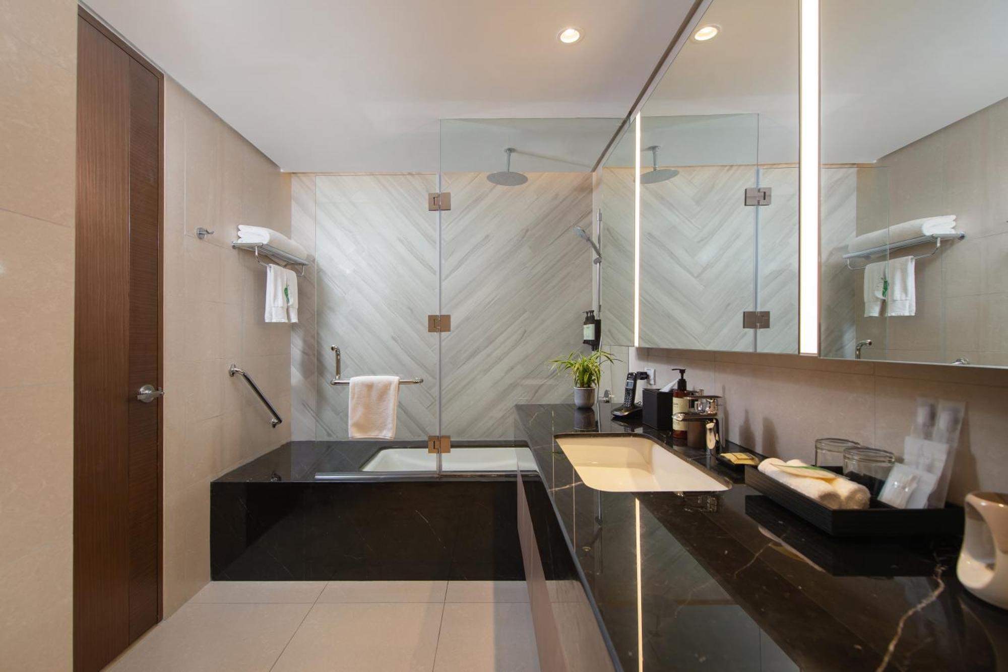 Somerset Central Salcedo Makati Makati City Extérieur photo